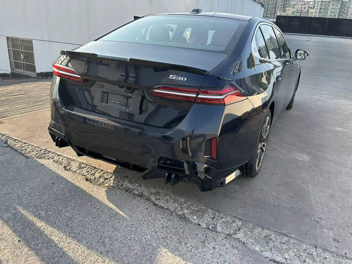 5-Section MP-Style Rear Diffuser Lip for BMW 5 Series G60