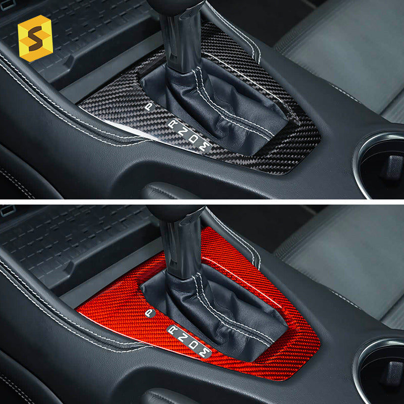 Real Carbon Fiber Gear Selector Frame Trim for Ford / Ford Mustang (2024 - 2025)