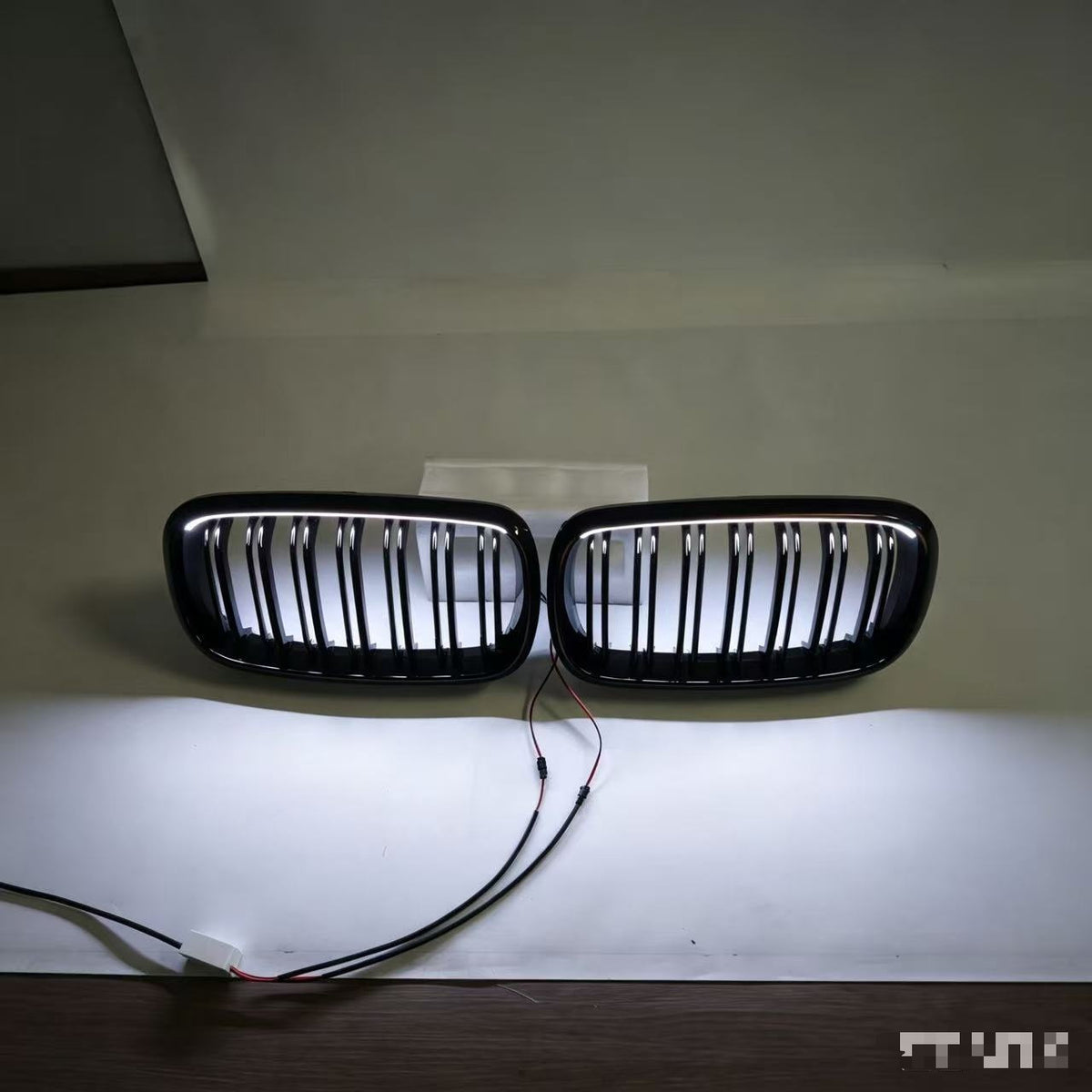 Side-Lit LED LED Illuminated Front Grille for BMW X5 F15 (2014 - 2018)