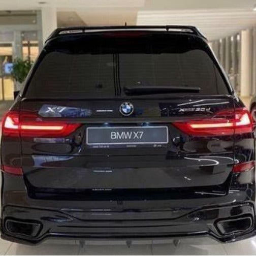 Blacked-Out 3-Section Rear Spoiler for BMW X7 G07 (2020 - 2026), Glossy Black